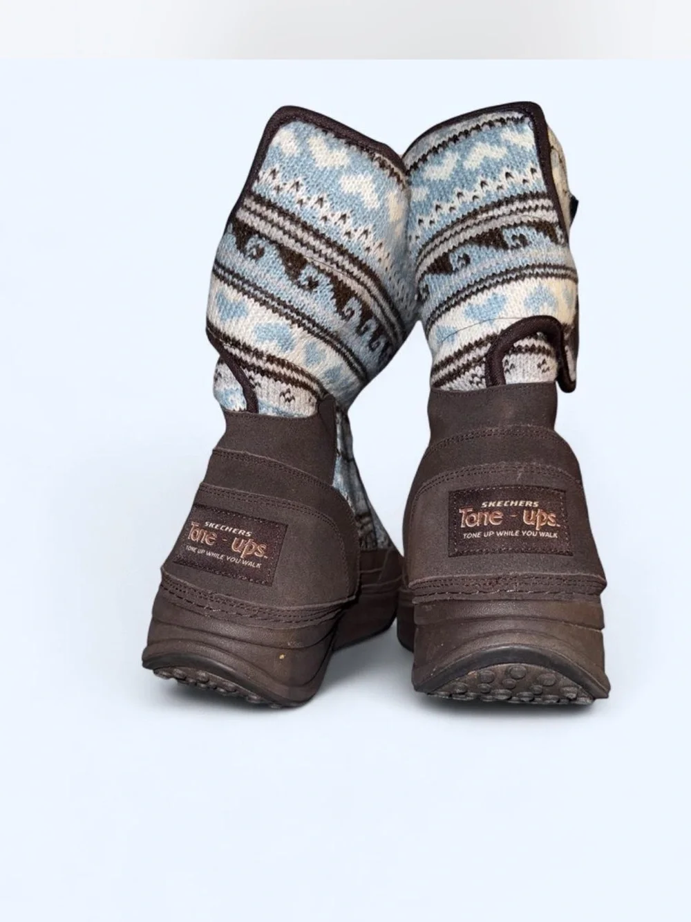 Vintage Skechers Women's Brown and Light Blue Patterned Winter Boots